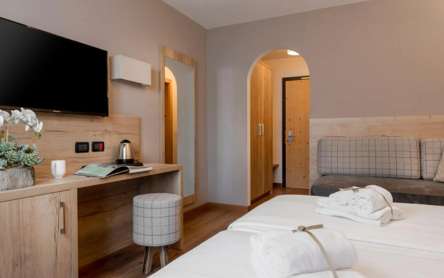 X Alp Hotel