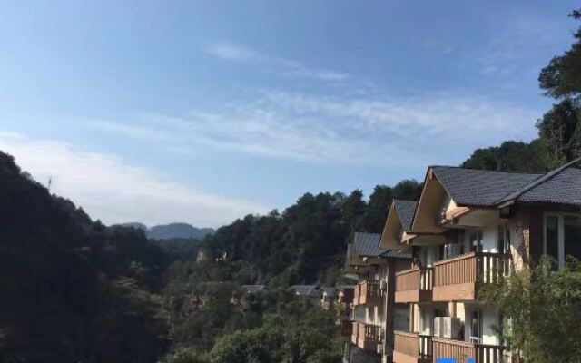 Qingfeng Gorge Resort Hotel