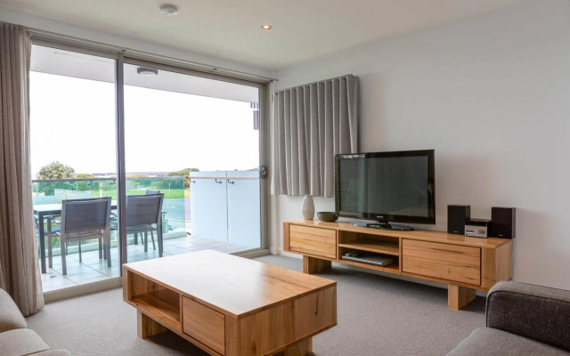 The Dolphin Apartments – Guest Rooms – Apollo Bay