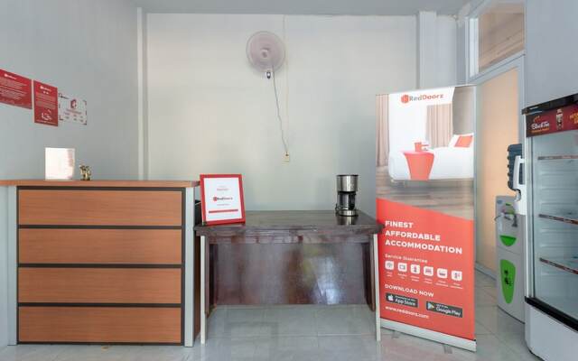 RedDoorz Plus Syariah @ Raya Nginden 2