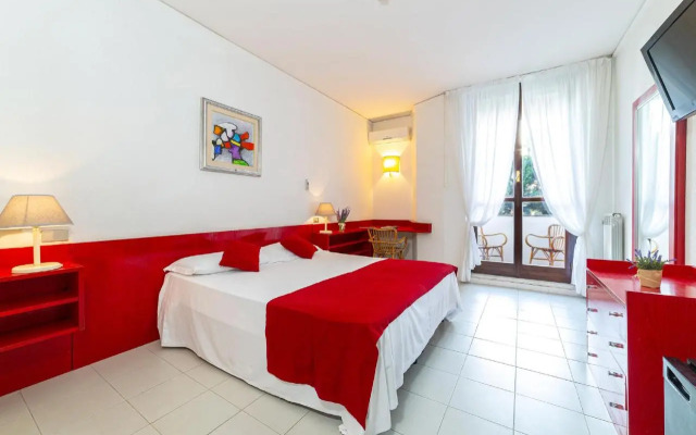 Eraora Hotel Village