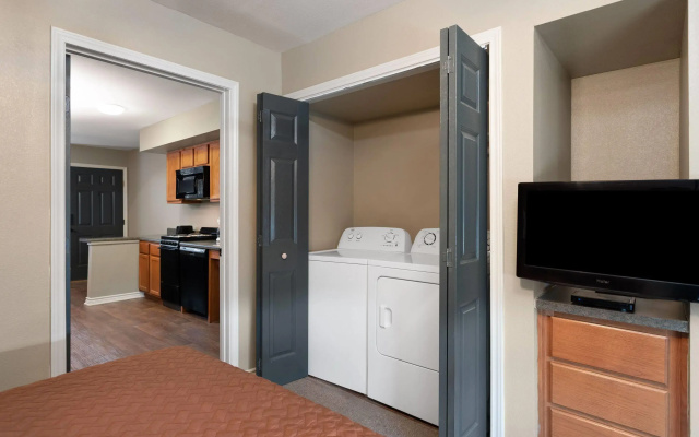 Eagle's Den Suites Carrizo Springs a Travelodge by Wyndham