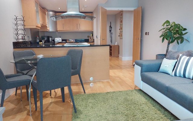 1 Bed Suite, Waterside, Canary Wharf