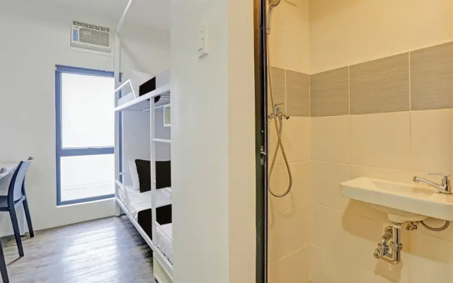 MyTown Madrid, Classy Hostel Bunkbeds Makati Metro Manila