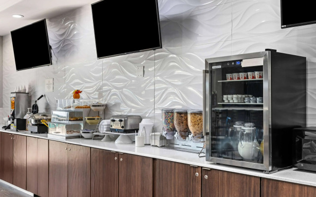 La Quinta Inn & Suites by Wyndham Raymondville