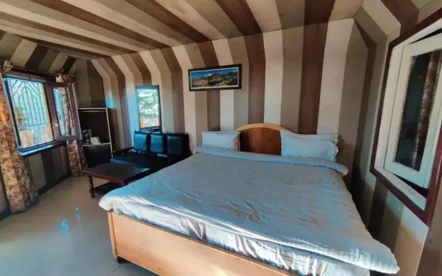 Hotel Lake view Near Boat House