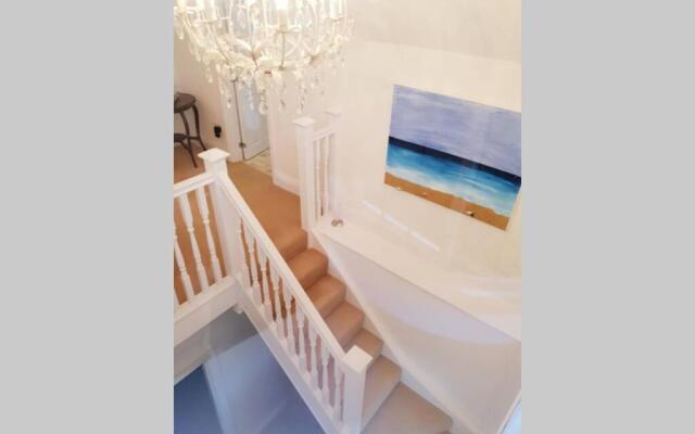 Large 2 ensuite bedroom flat with lovely views