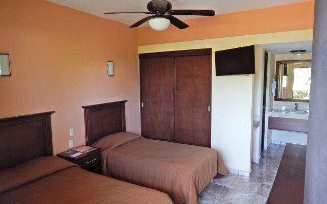 Hotel Las Jacarandas