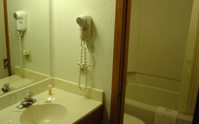 Wakota Inn and Suites