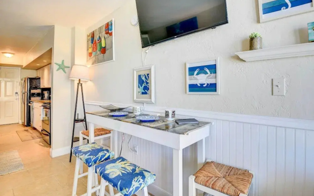 Daytona Beach Studio With Balcony + Ocean View