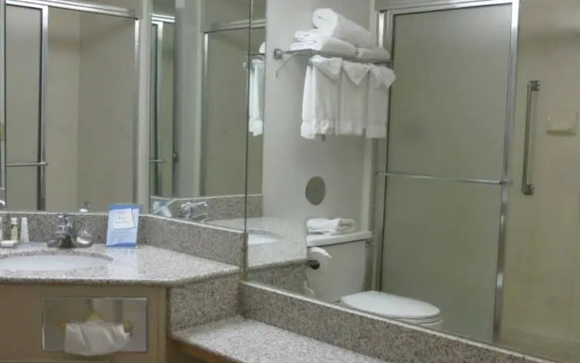 Baymont Inn & Suites Omaha NE