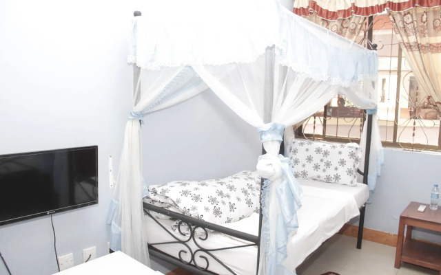 Arusha Giraffe Lodge