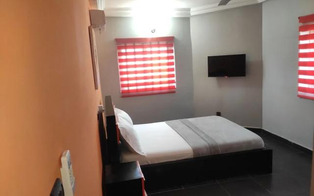 Room in Guest Room - Standard Double Bed in Royal Blue Guest House and Bar