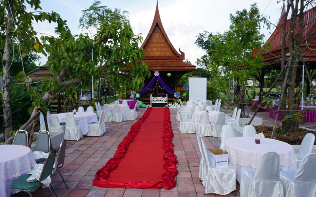 RedDoorz Sripiamsuk Resort Bangkok