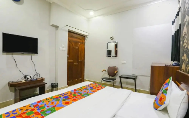 Fabhotel Raka Inn