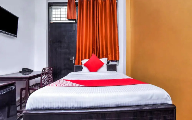 OYO 22321 Nitin Palace Guest House