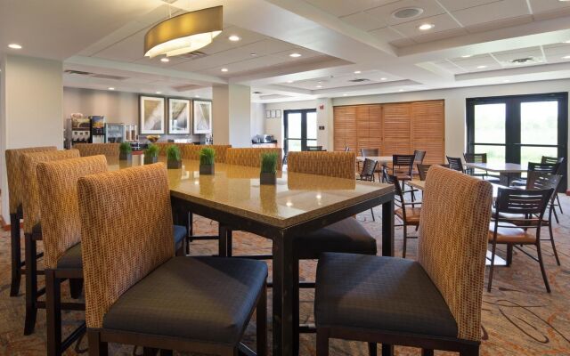 Holiday Inn Express & Suites Cedar Falls - Waterloo by IHG