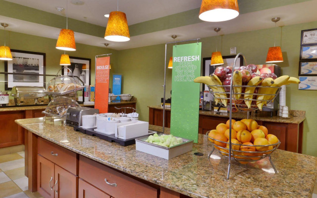 Hampton Inn & Suites Durham/North I-85