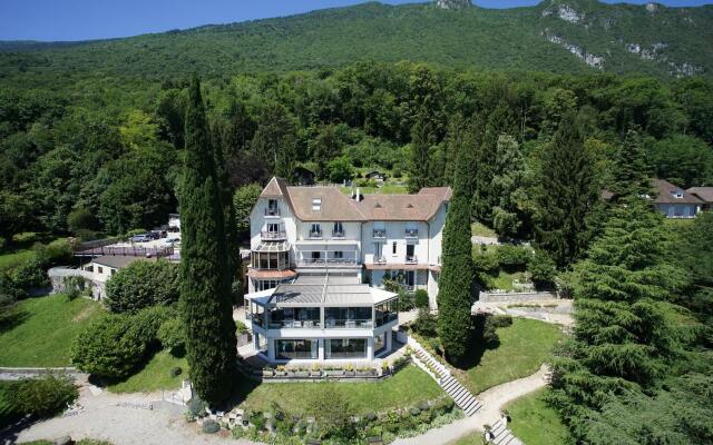 Hôtel OMBREMONT - Restaurant LE BATEAU IVRE