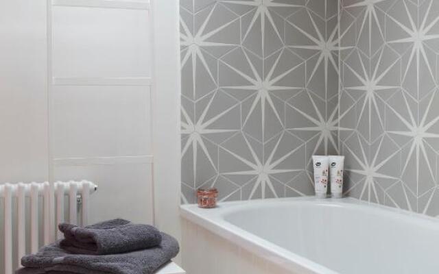 Stunning studio cntrl Totnes with parking