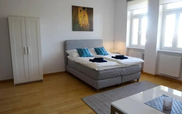 Studio-Apartment between Schoenbrunn & the City Center (28)