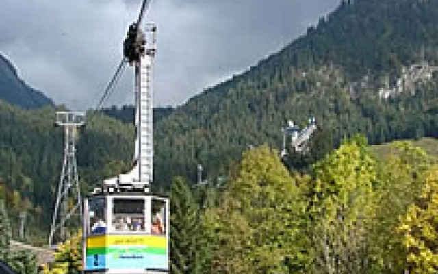 Haus Steiner Modern Retreat