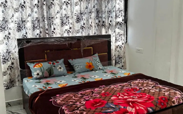 Hotel Shri Prabhu Dham Vrindavan