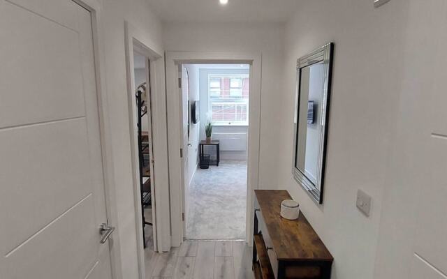 Modern 1 Bedroom Apartment - Camberley