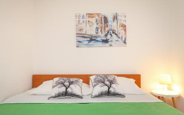 Apartments Mondo
