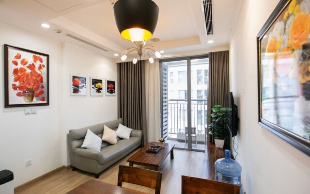 Bom Homestay Vinhomes Times City