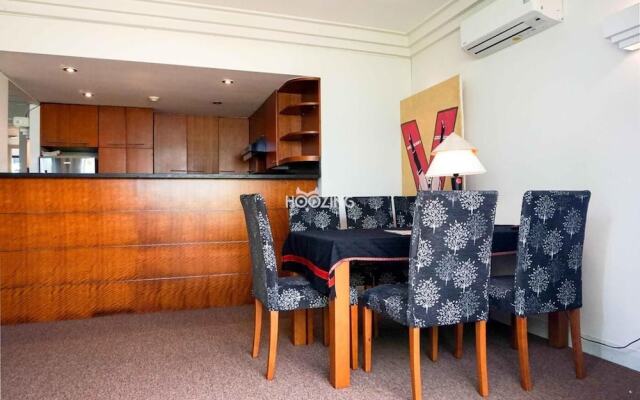 Downtown Retro Serviced Apartment