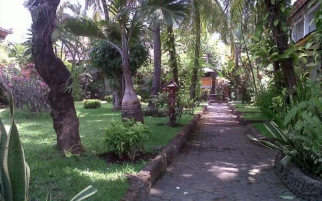 Padang Lovina Seaside Cottages