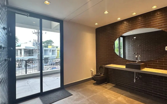 Mans o 6 Suites Riviera