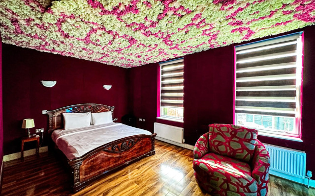 OYO Baylis House Hotel