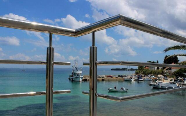 Apartments Sea Reflections