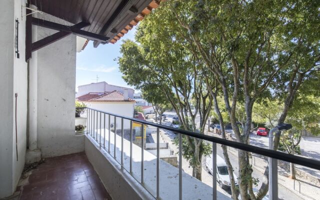 Rustic Seaview Apartment in Cascais