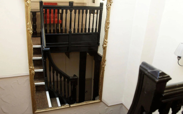 Lion & Swan Hotel