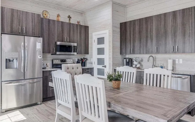 Tranquil Waters 8 Bedroom Home