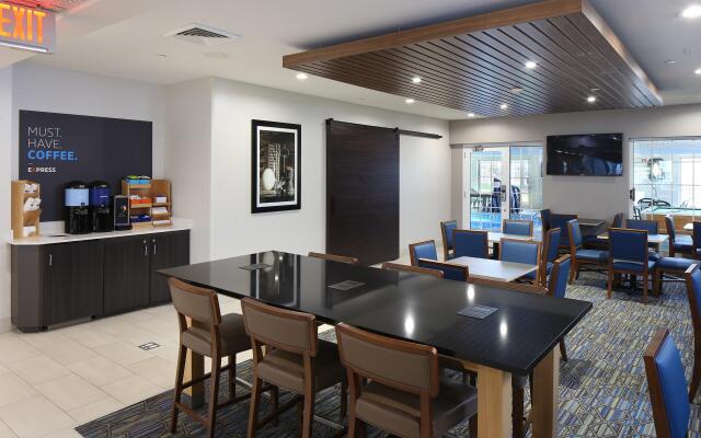 Holiday Inn Express Grand Rapids SW by IHG