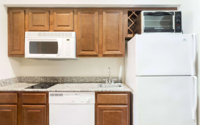 Hawthorn Extended Stay by Wyndham Kingsland