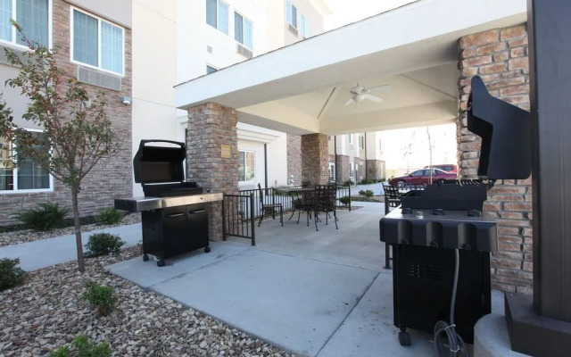 Candlewood Suites Columbia Hwy 63 & I-70