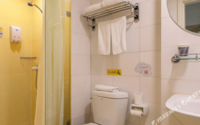 Motel （Tongji Hospital Qingnian Road Subway Station Shop）