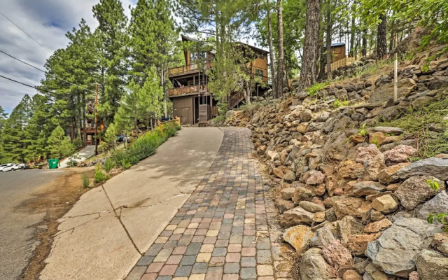 Pet-friendly Munds Park Retreat w/ Wraparound Deck