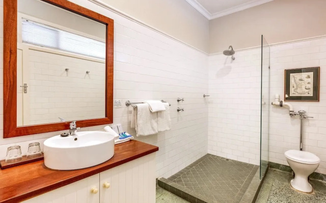 Caves House