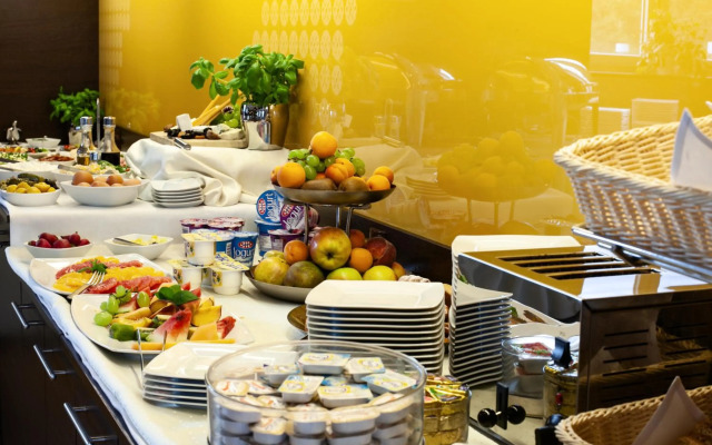 Hotton Hotel
