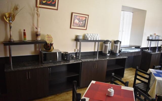 Colonial Plaza Hotel