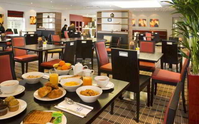 Holiday Inn Express Warwick M4-j15