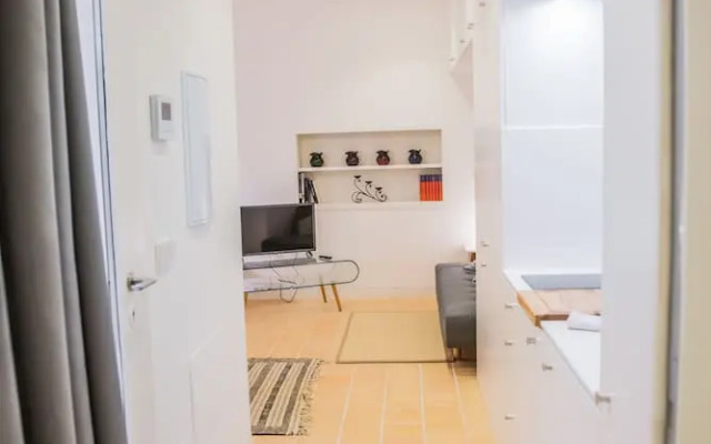 San Juan Alfalfa Oasis I by Valcambre