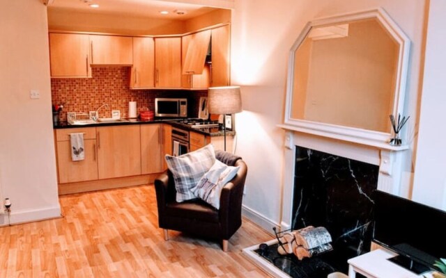 Cosy & Modern Apartment in Central Edinburgh