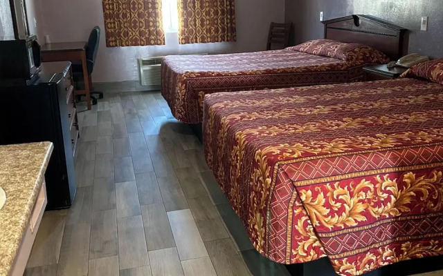 Passport Inn & Suites Corona Hotel